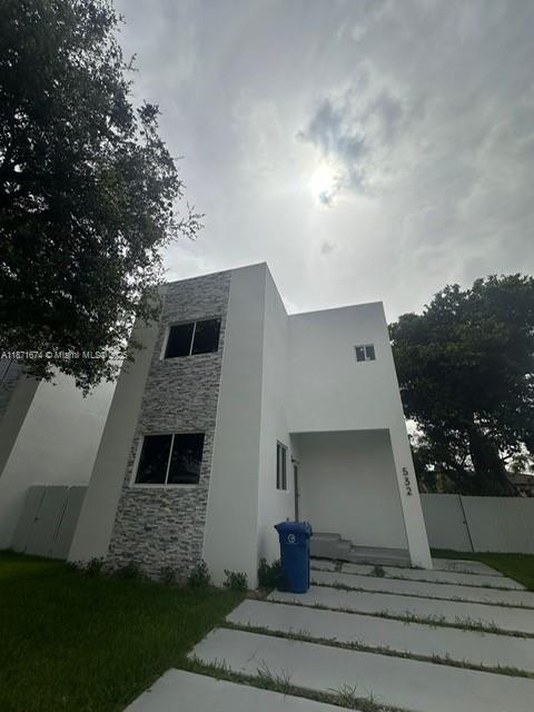 1 of 18 - 532 Nw 17th Ave, Fort Lauderdale, FL