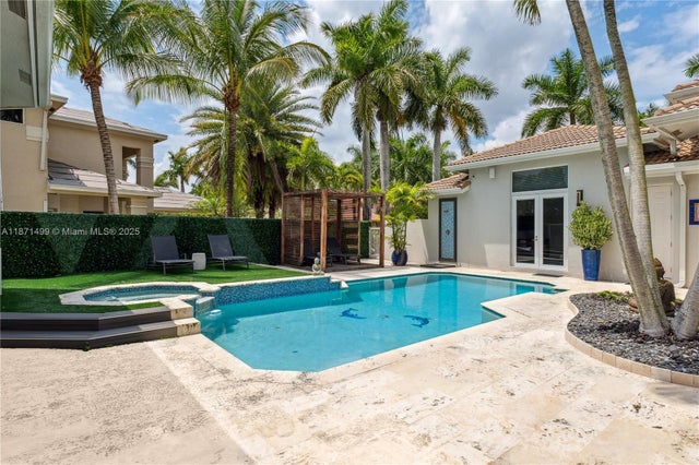 5 of 38 - 1371 Victoria Isle Dr, Weston, FL