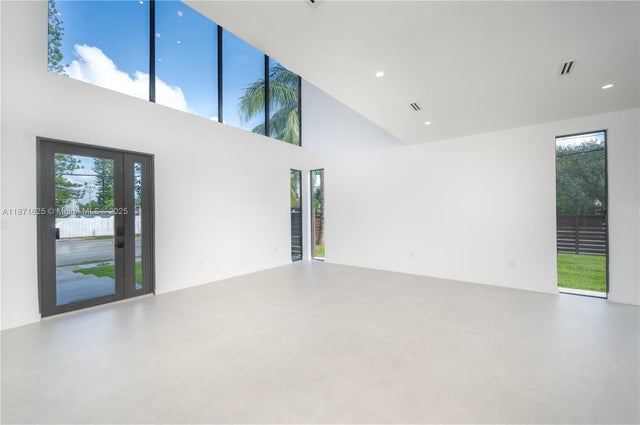 4 of 46 - 1200 Sw 15th Ave, Fort Lauderdale, FL