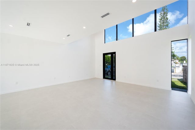 5 of 46 - 1200 Sw 15th Ave, Fort Lauderdale, FL