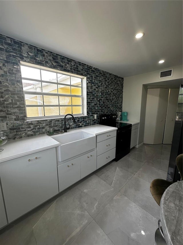 4 of 12 - 2508 Se 19th Pl 204-a, Homestead, FL