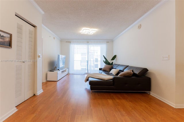 4 of 32 - 17100 N Bay Rd Ph1912, Sunny Isles Beach, FL