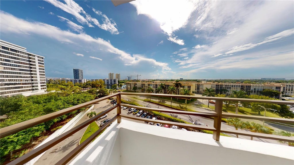 600 Three Islands Blvd 607, Hallandale Beach