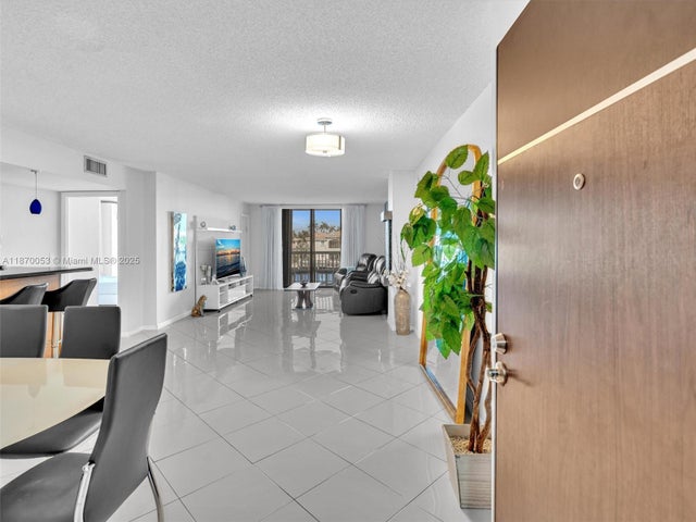 2 of 57 - 1500 S Ocean Dr 3e, Hollywood, FL