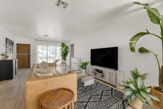 3 of 33 - 1370 71st St, Miami Beach, FL