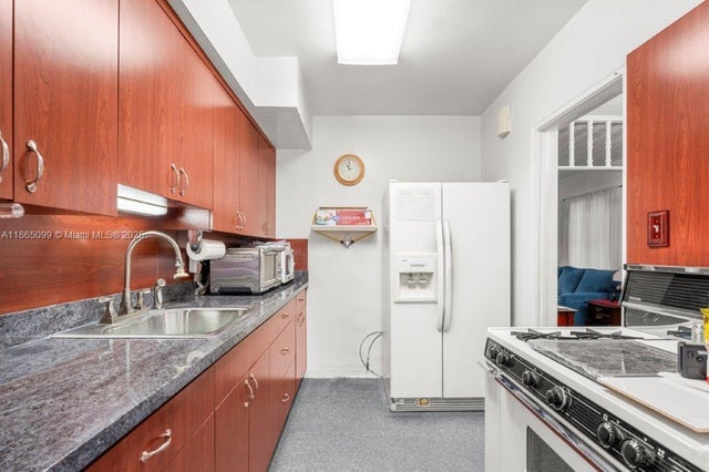 4 of 15 - 435 Nw 100th Ter, Miami, FL