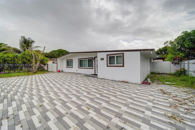 1 of 26 - 1070 Nw 132nd St, North Miami, FL