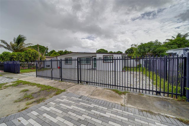 3 of 26 - 1070 Nw 132nd St, North Miami, FL