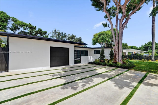 3 of 65 - 1931 Ne 186th Dr, North Miami Beach, FL