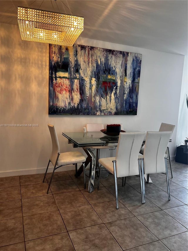 4 of 19 - 400 Leslie Dr 811, Hallandale Beach, FL