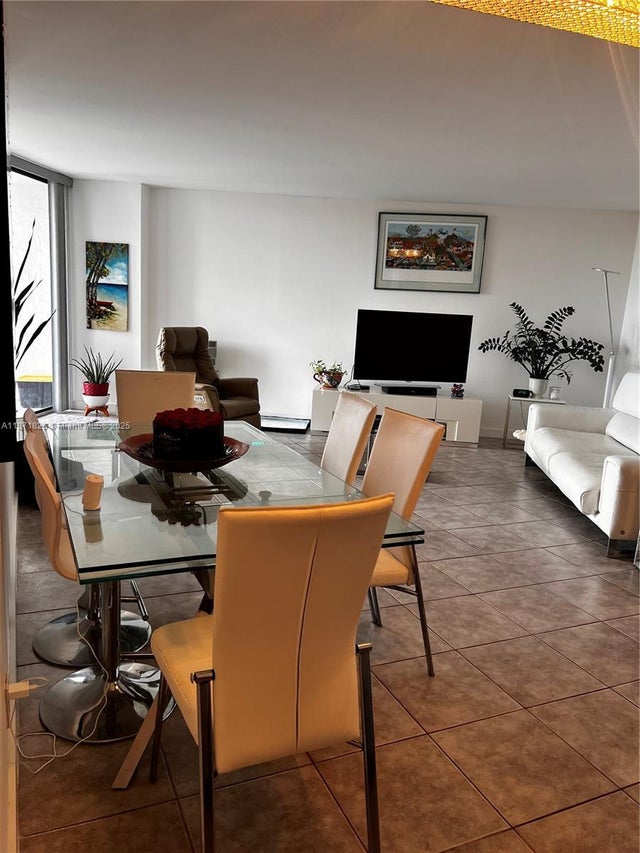 5 of 19 - 400 Leslie Dr 811, Hallandale Beach, FL