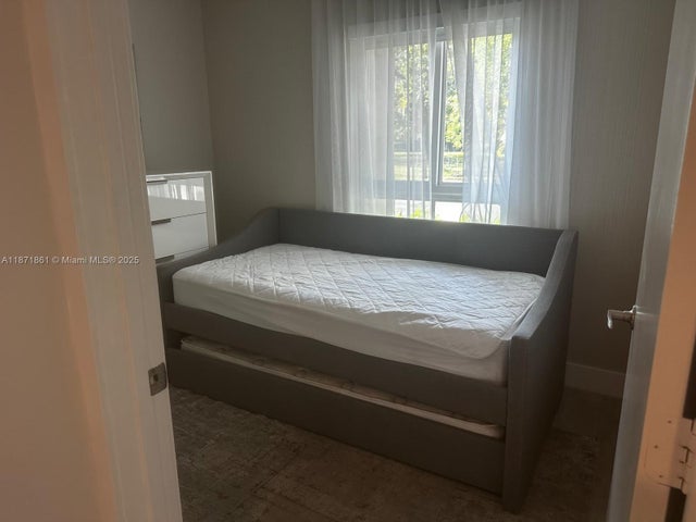 5 of 18 - 2505 Ne 193rd St 4114, Miami, FL