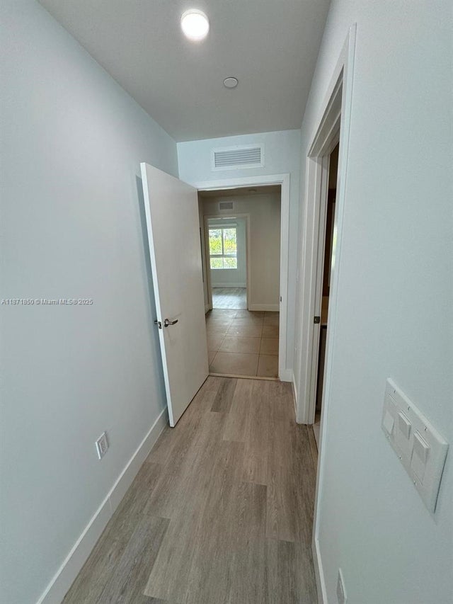 5 of 14 - 2555 Ne 193rd St 2106, Miami, FL