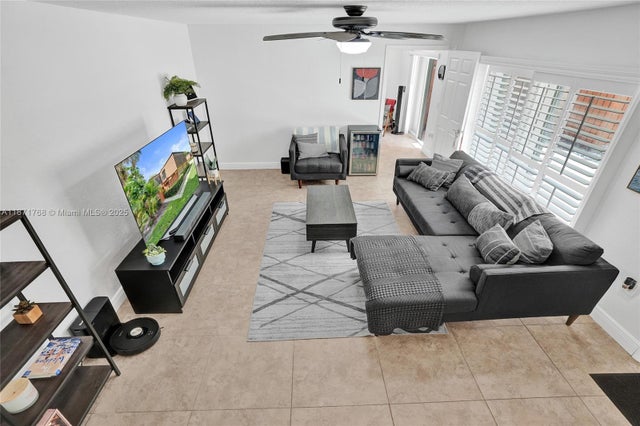 1 of 41 - 9112b Sw 20th St, Davie, FL