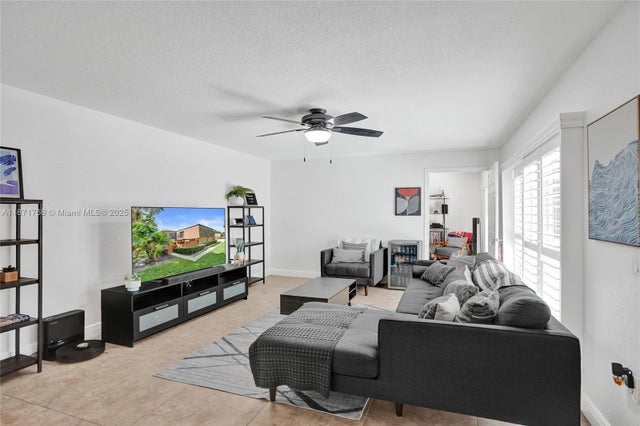 4 of 41 - 9112b Sw 20th St, Davie, FL