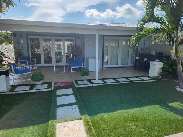 2 of 15 - 160 10th St, Marathon, FL