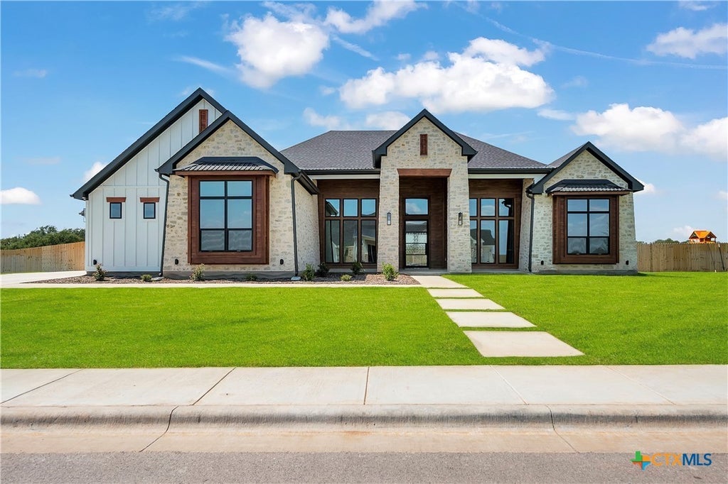 6807 Lacey Oak Road, Salado