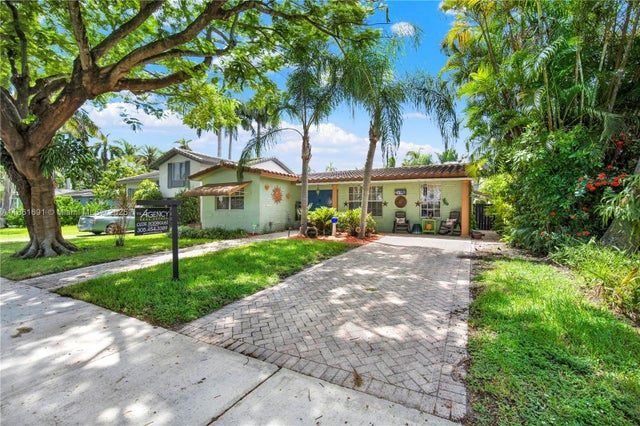 4 of 36 - 1214 Polk St, Hollywood, FL