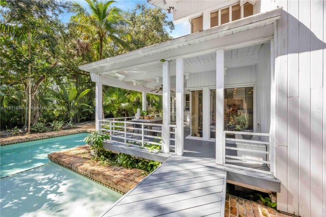 3 of 36 - 5600 Oakwood Ln, Coral Gables, FL