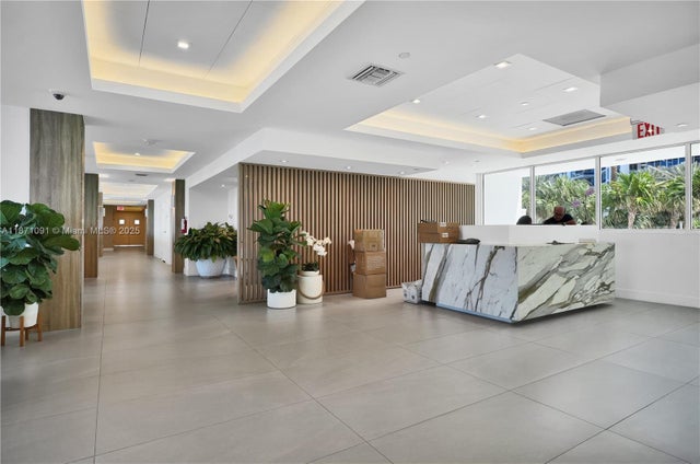 2 of 18 - 5900 Collins Ave 1607, Miami Beach, FL