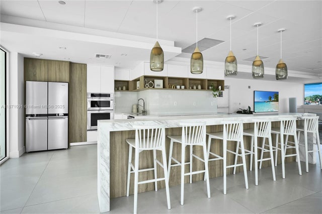5 of 18 - 5900 Collins Ave 1607, Miami Beach, FL