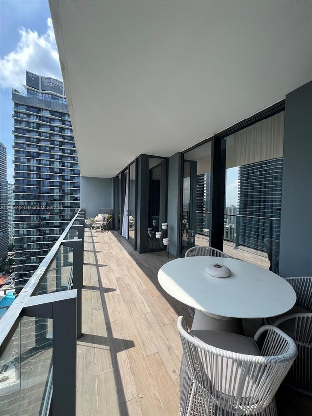 5 of 26 - 88 Sw 7th St 3007, Miami, FL