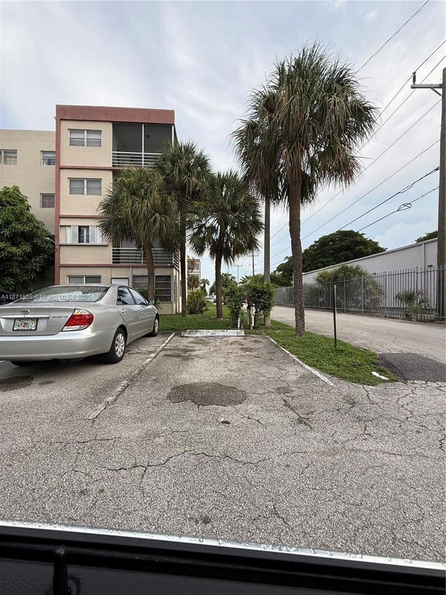 4 of 21 - N/A, Lauderhill, FL