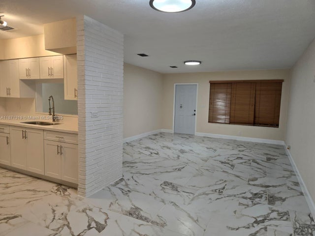 3 of 10 - 6751 Meade St, Hollywood, FL