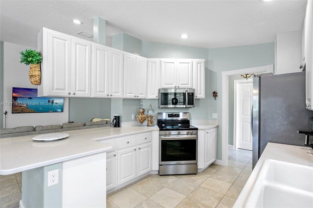 4 of 48 - 8199 Saint Johns Ct, Wellington, FL