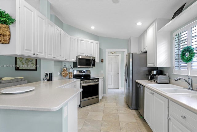 5 of 48 - 8199 Saint Johns Ct, Wellington, FL