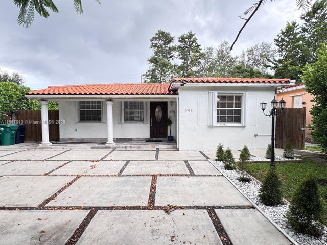 4 of 18 - 3911 Sw 61st Ave, Miami, FL