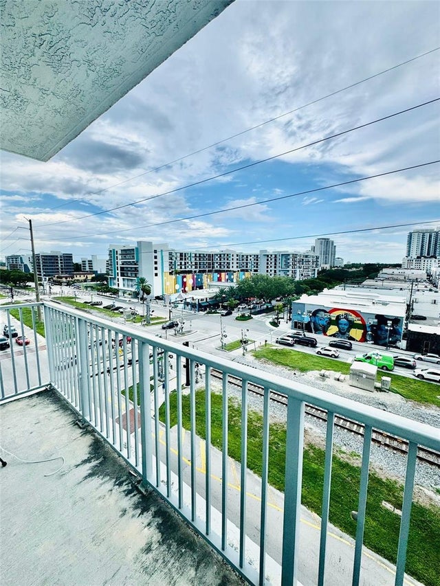 1 of 25 - 140 S Dixie Hwy 513, Hollywood, FL