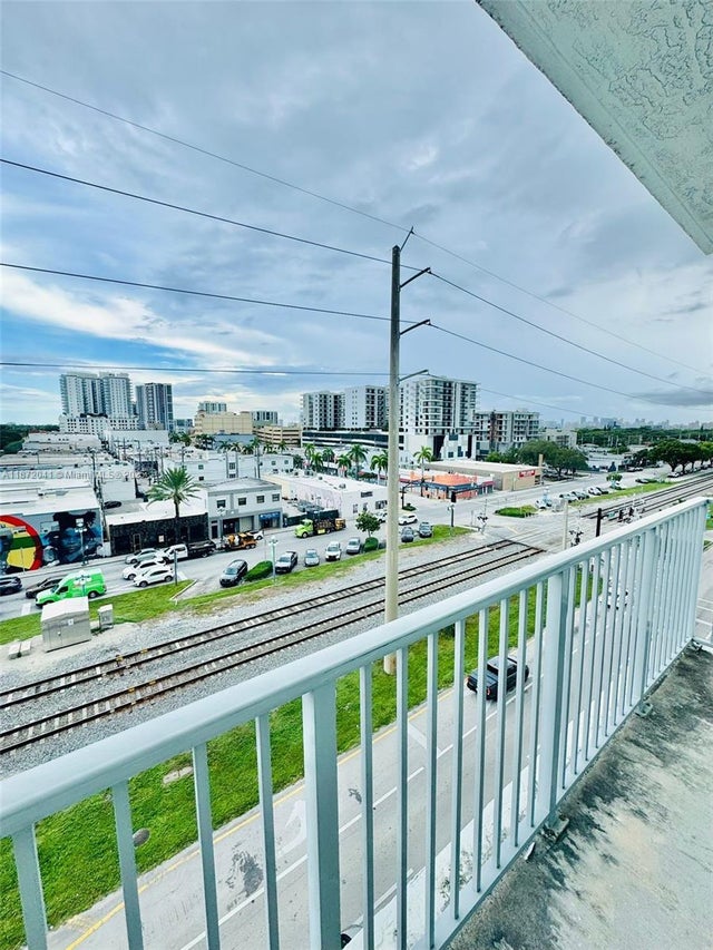 2 of 25 - 140 S Dixie Hwy 513, Hollywood, FL