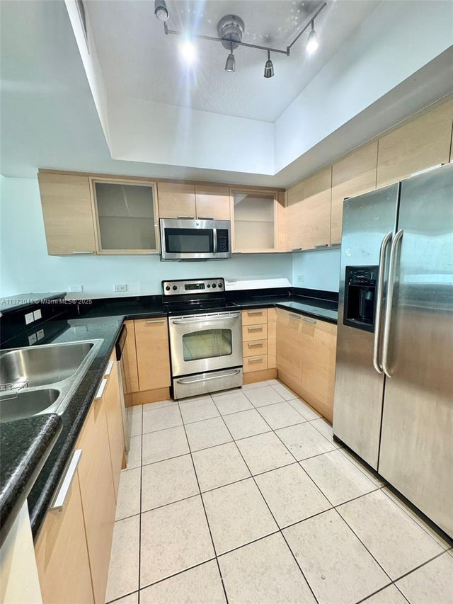 3 of 25 - 140 S Dixie Hwy 513, Hollywood, FL