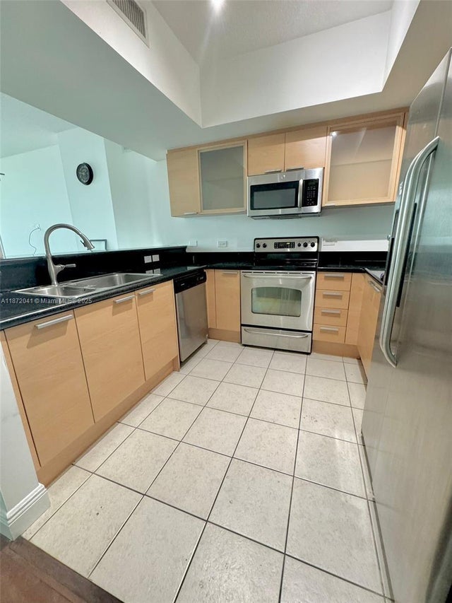 4 of 25 - 140 S Dixie Hwy 513, Hollywood, FL