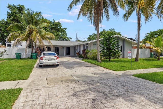 1 of 35 - 10615 Sw 200th St, Cutler Bay, FL