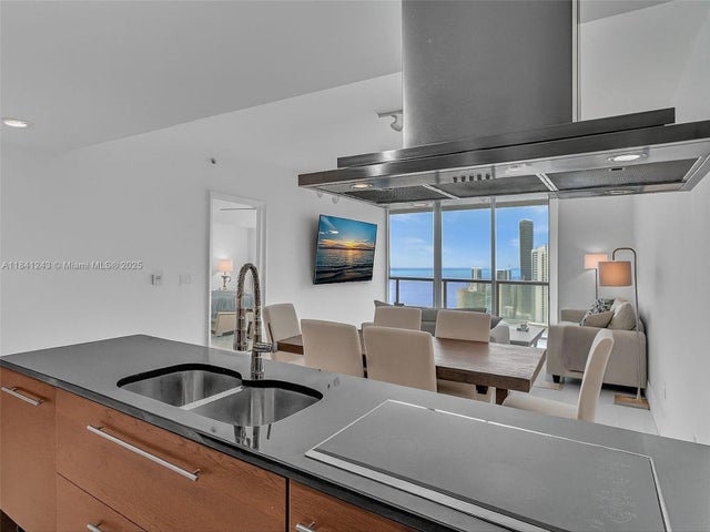 3 of 80 - 495 Brickell Ave 5009, Miami, FL