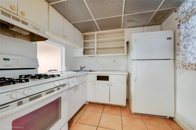 5 of 13 - 8650 Sw 67th Ave 1018, Pinecrest, FL
