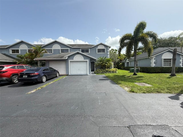 4 of 60 - 14251 Sw 96th Ter 14251, Miami, FL