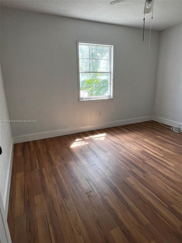 3 of 19 - 707 N J St, Lake Worth, FL