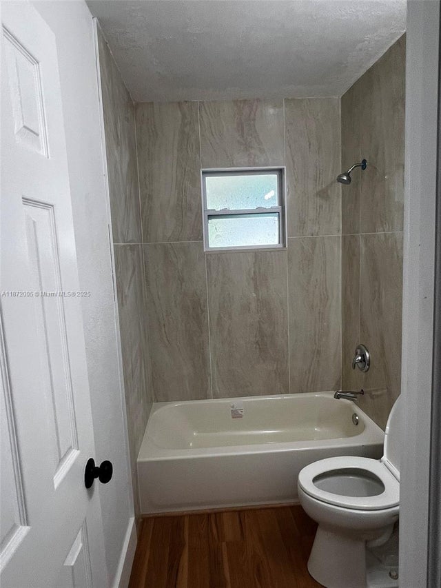5 of 19 - 707 N J St, Lake Worth, FL