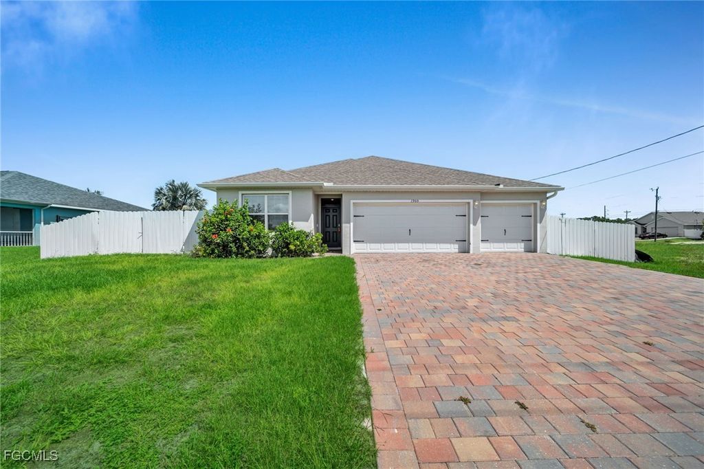 1905 Nw 23rd St, Cape Coral