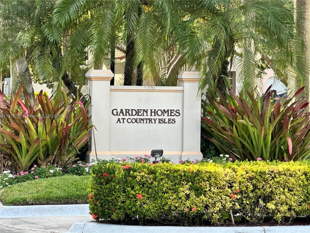 1 of 36 - 1361 Seagrape Cir, Weston, FL
