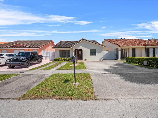 10211 Nw 128th Ter, Hialeah Gardens
