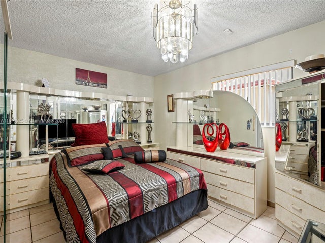 5 of 38 - 10211 Nw 128th Ter, Hialeah Gardens, FL