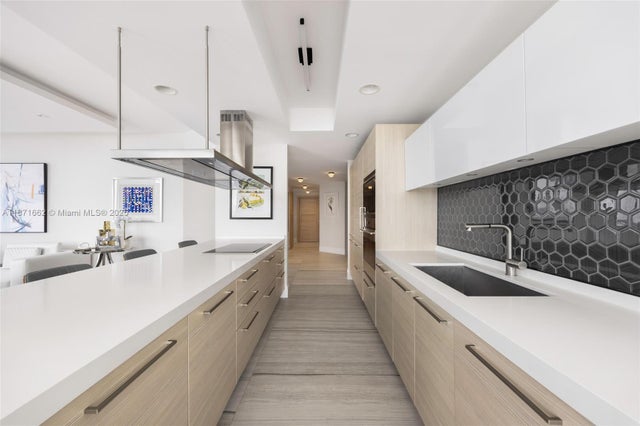 5 of 40 - 17301 Biscayne Blvd 2009, North Miami Beach, FL