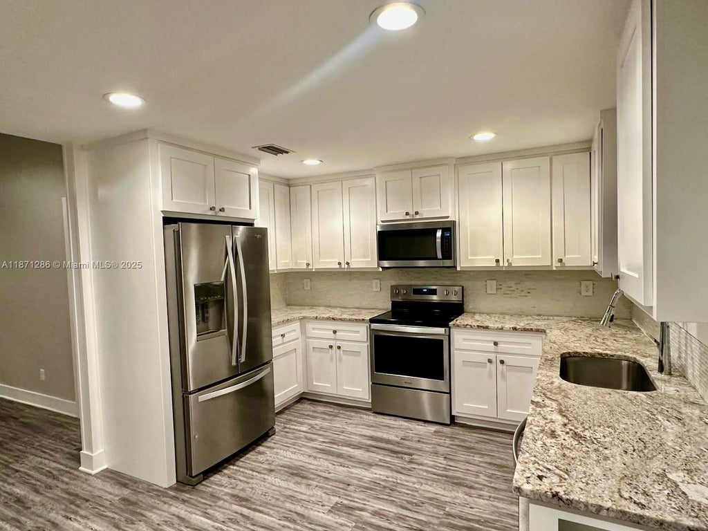 399 Sw Broderick Dr, Other