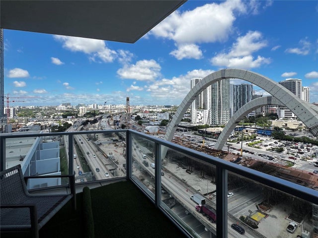 4 of 25 - 1100 Biscayne Blvd 1706, Miami, FL