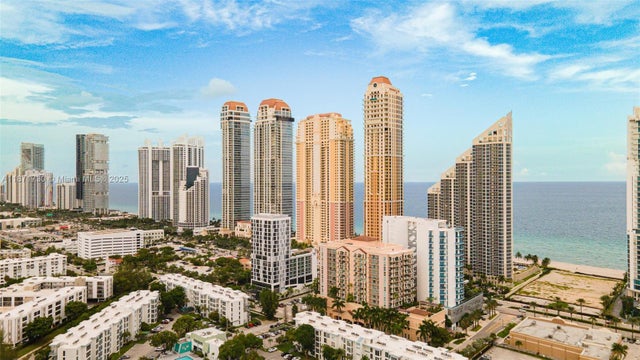 5 of 17 - 210 174th St 312, Sunny Isles Beach, FL