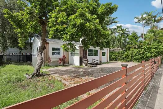 3 of 20 - 666 Ne 62nd St, Miami, FL